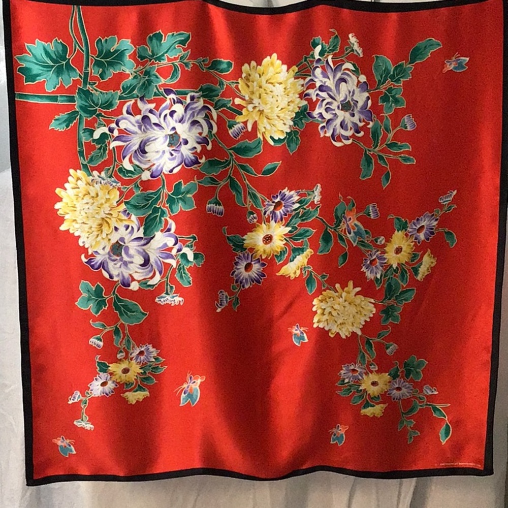Crimson floral 100% silk scarf Smithsonian 1990